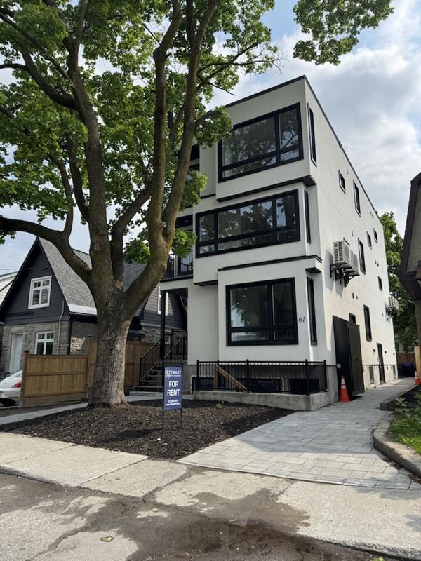 61 Pinehurst Avenue