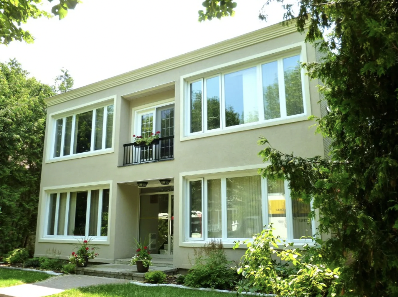 111 Crichton Street, 9