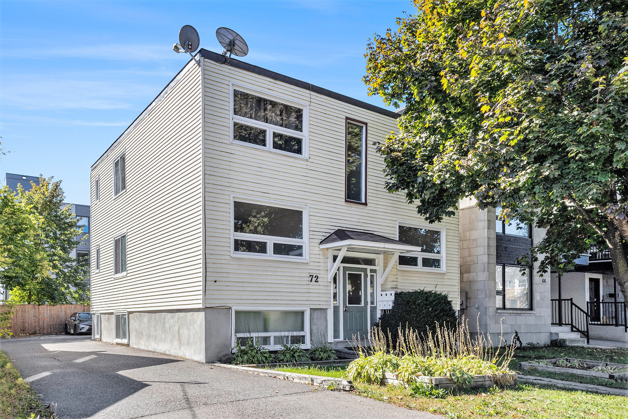 72 Jolliet Avenue, 2